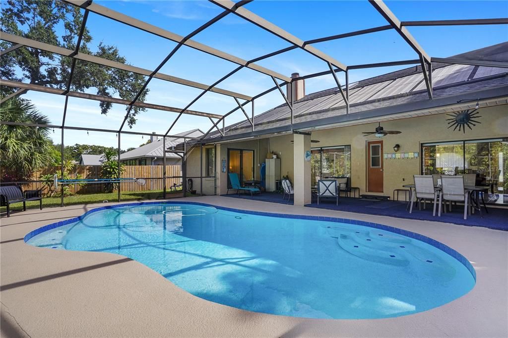 Active With Contract: $515,000 (4 beds, 2 baths, 2101 Square Feet)