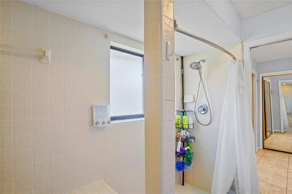 Active With Contract: $515,000 (4 beds, 2 baths, 2101 Square Feet)