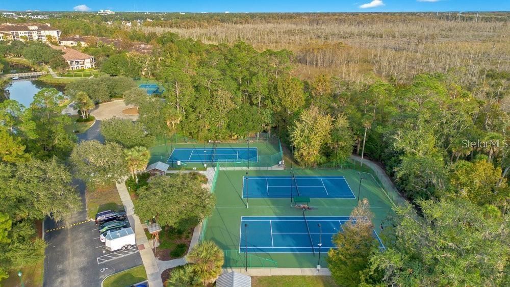 Под контрактом: $1,600 (1 спален, 1 ванн, 744 Квадратных фут)