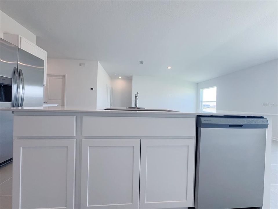 出租: $1,800 (4 贝兹, 2 浴室, 1824 平方英尺)