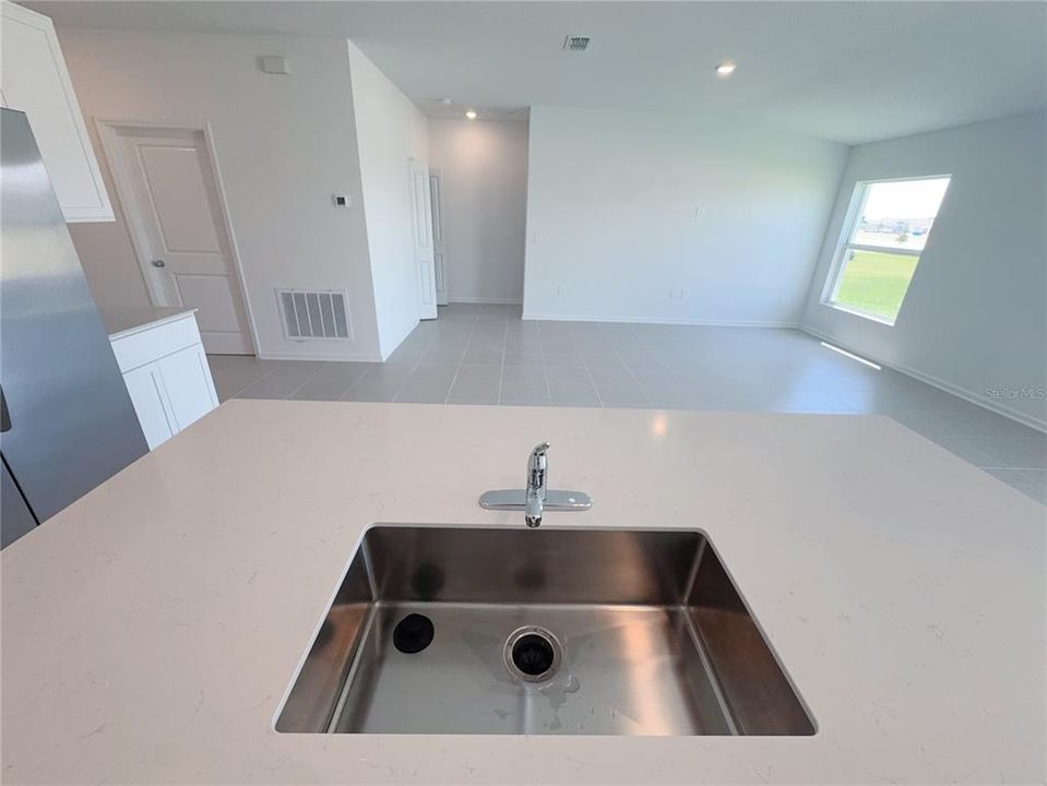 出租: $1,800 (4 贝兹, 2 浴室, 1824 平方英尺)