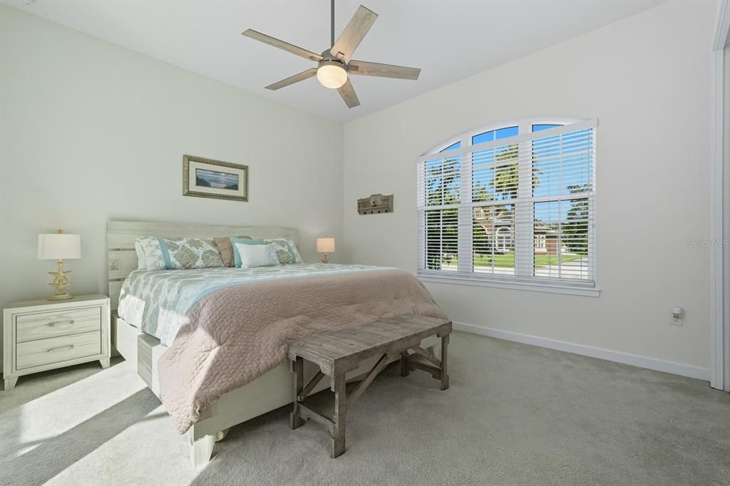 En Venta: $899,000 (4 camas, 3 baños, 2743 Pies cuadrados)