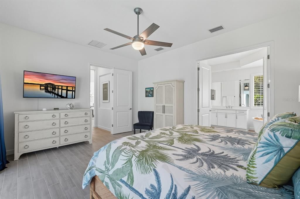 En Venta: $899,000 (4 camas, 3 baños, 2743 Pies cuadrados)