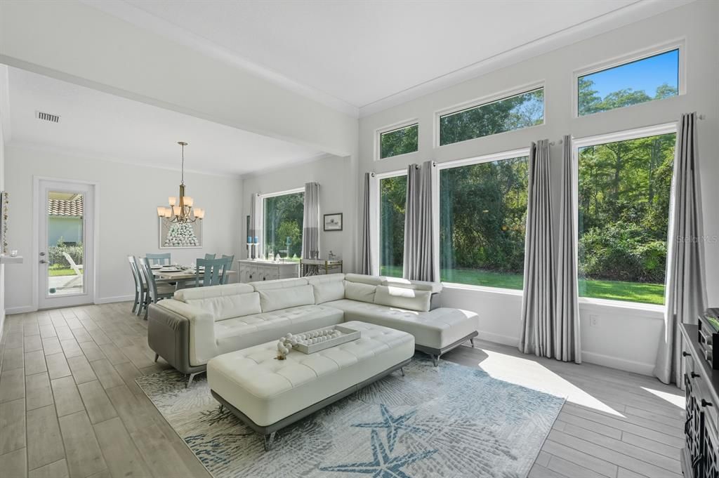 En Venta: $899,000 (4 camas, 3 baños, 2743 Pies cuadrados)