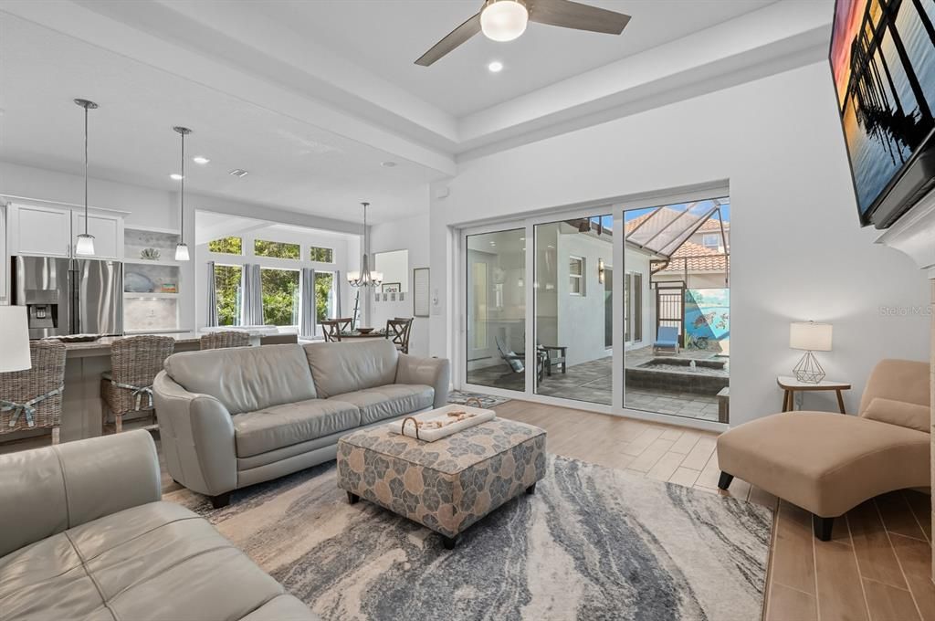 En Venta: $899,000 (4 camas, 3 baños, 2743 Pies cuadrados)