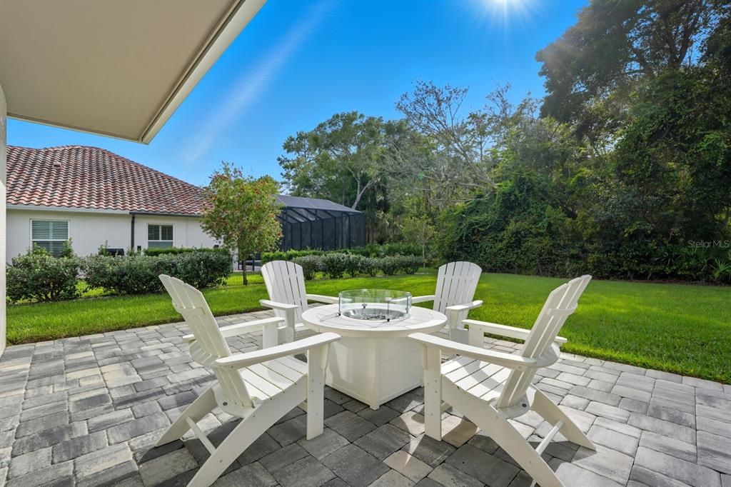 En Venta: $899,000 (4 camas, 3 baños, 2743 Pies cuadrados)