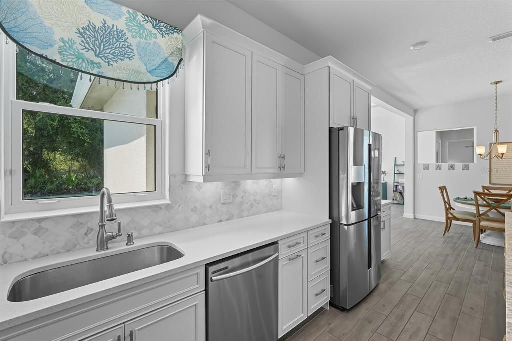 En Venta: $899,000 (4 camas, 3 baños, 2743 Pies cuadrados)