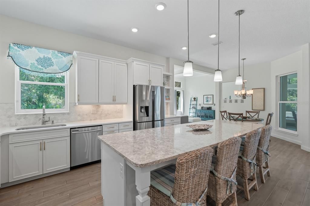 En Venta: $899,000 (4 camas, 3 baños, 2743 Pies cuadrados)