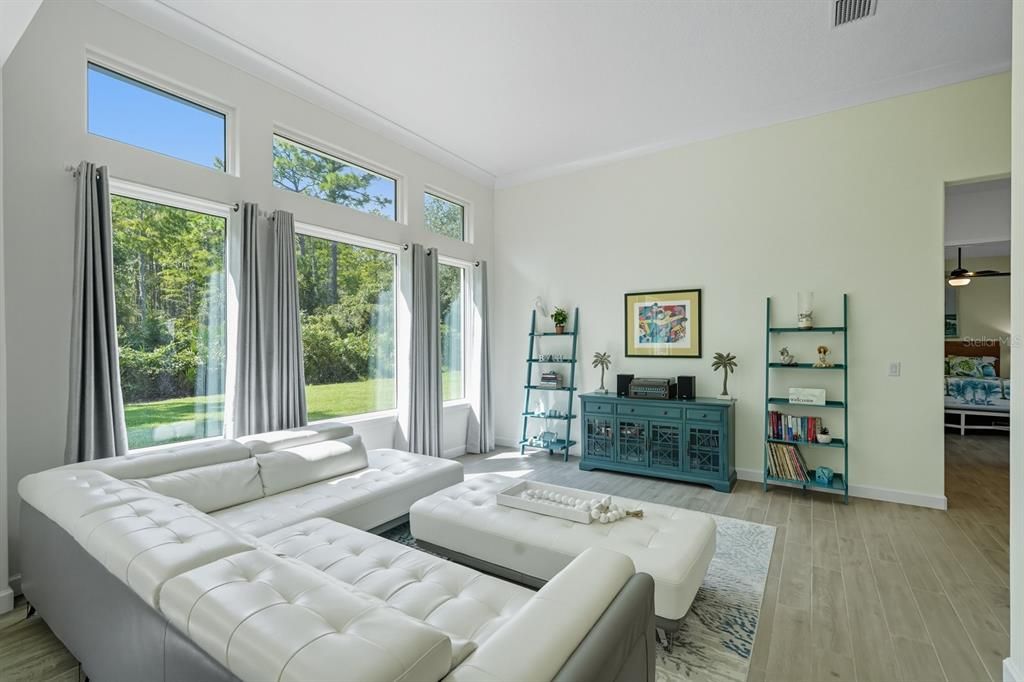 En Venta: $899,000 (4 camas, 3 baños, 2743 Pies cuadrados)