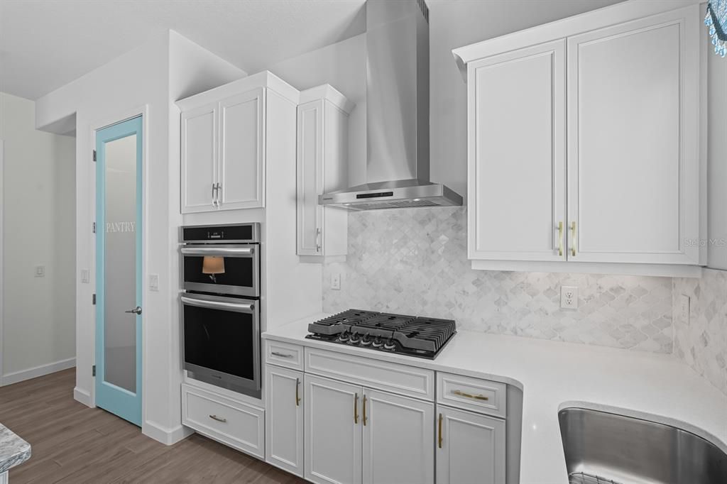 En Venta: $899,000 (4 camas, 3 baños, 2743 Pies cuadrados)