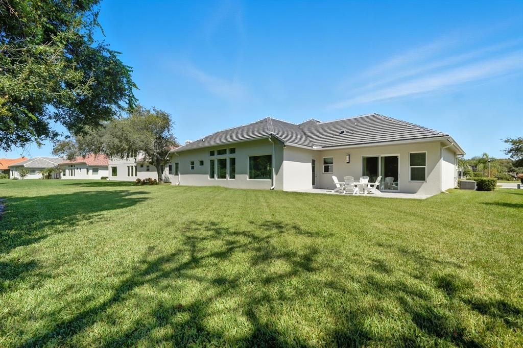 En Venta: $899,000 (4 camas, 3 baños, 2743 Pies cuadrados)