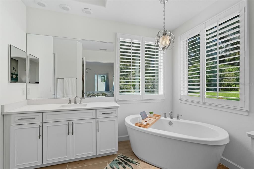 En Venta: $899,000 (4 camas, 3 baños, 2743 Pies cuadrados)