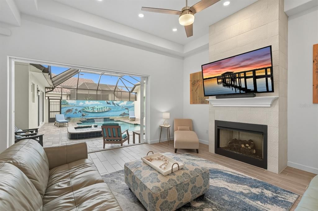 En Venta: $899,000 (4 camas, 3 baños, 2743 Pies cuadrados)