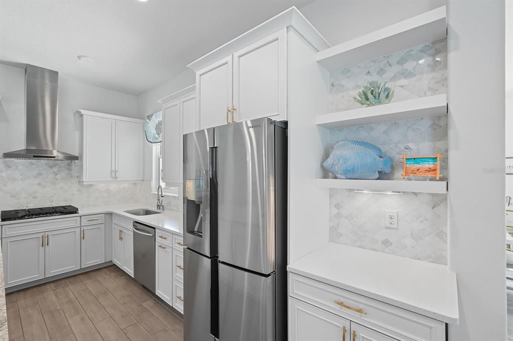 En Venta: $899,000 (4 camas, 3 baños, 2743 Pies cuadrados)