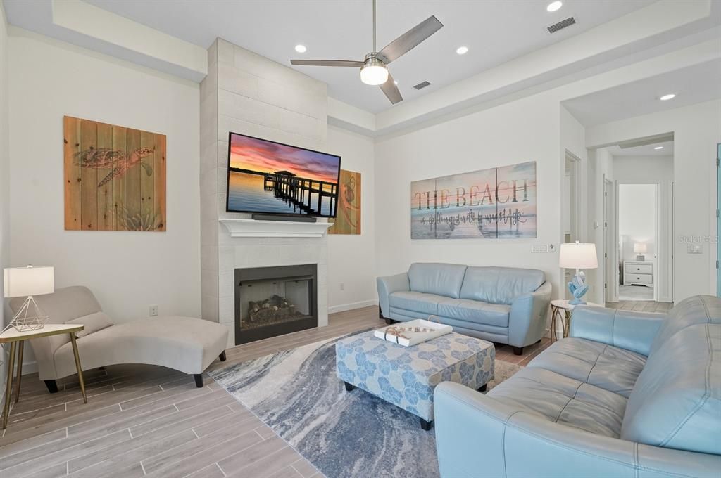 En Venta: $899,000 (4 camas, 3 baños, 2743 Pies cuadrados)