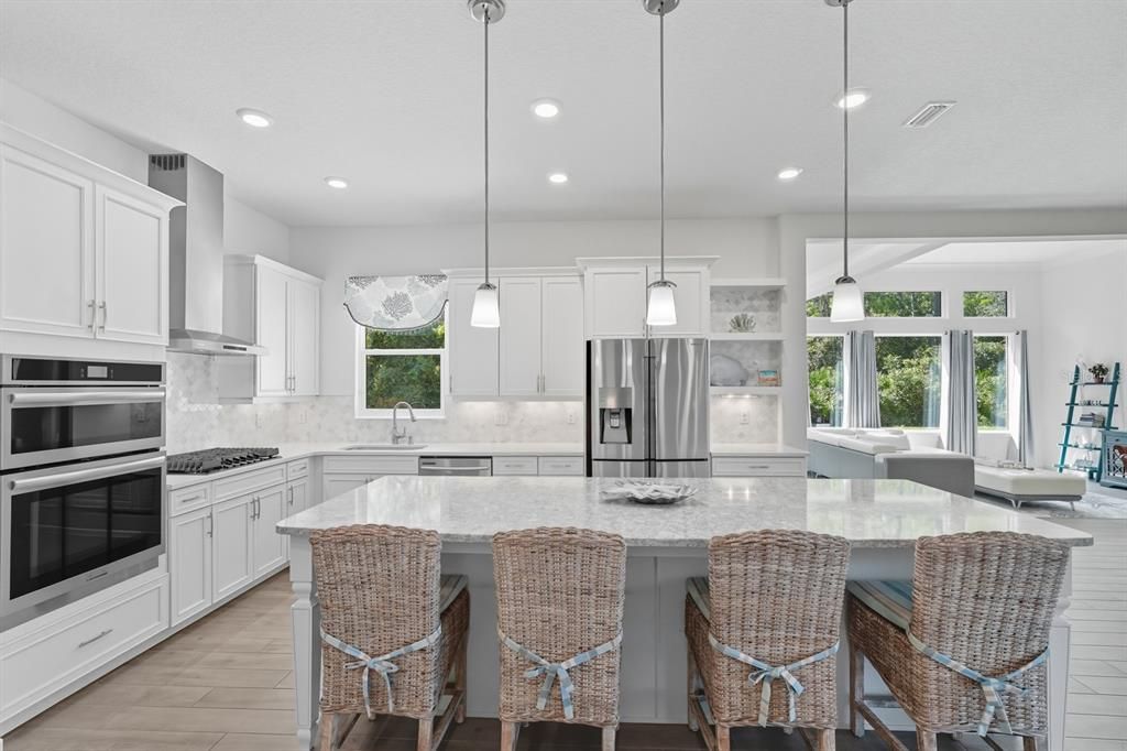 En Venta: $899,000 (4 camas, 3 baños, 2743 Pies cuadrados)