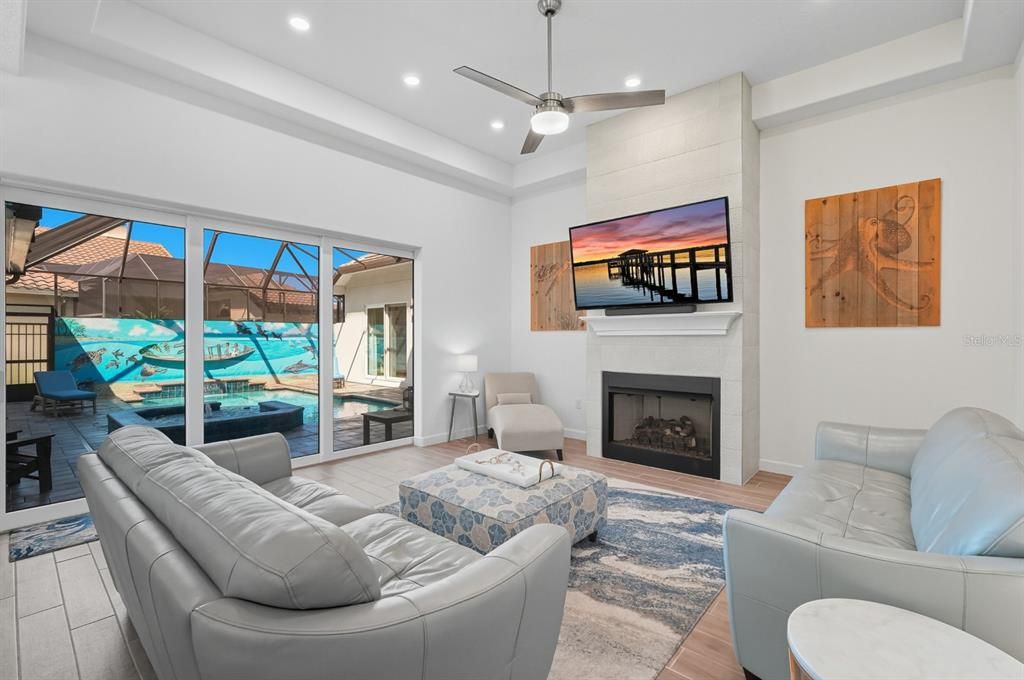 En Venta: $899,000 (4 camas, 3 baños, 2743 Pies cuadrados)