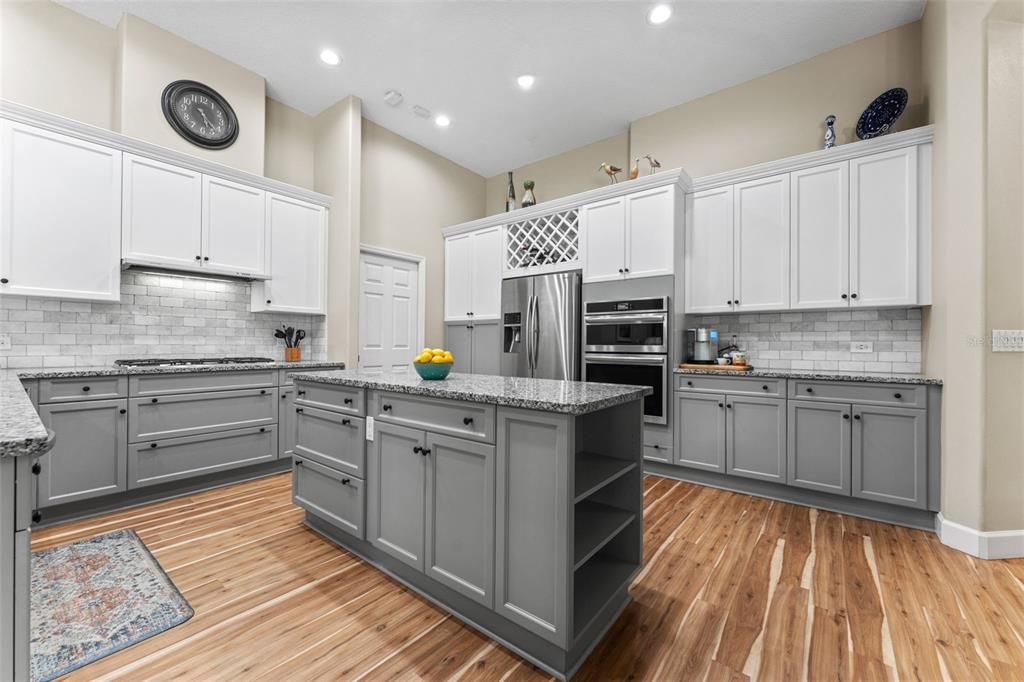 For Sale: $935,000 (4 beds, 3 baths, 3315 Square Feet)