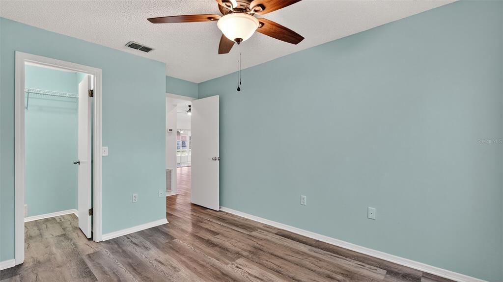 待售: $187,900 (2 贝兹, 2 浴室, 1411 平方英尺)