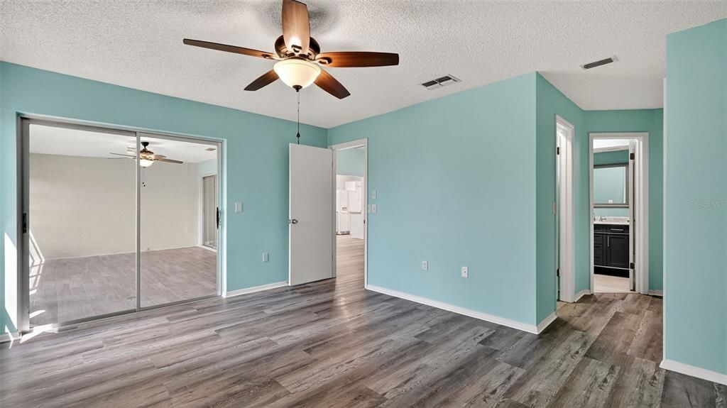 待售: $187,900 (2 贝兹, 2 浴室, 1411 平方英尺)