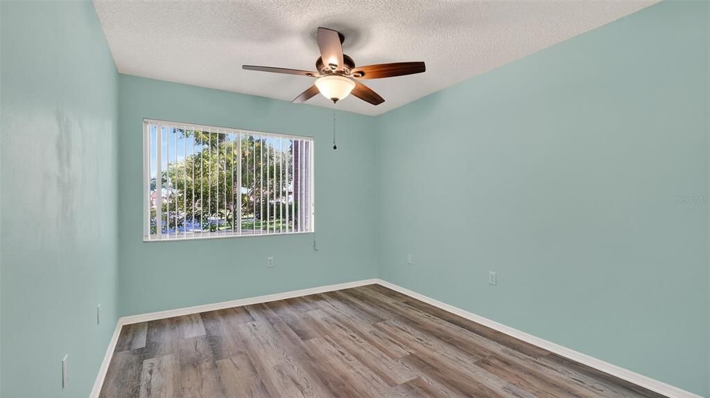 待售: $187,900 (2 贝兹, 2 浴室, 1411 平方英尺)