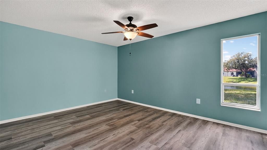 待售: $187,900 (2 贝兹, 2 浴室, 1411 平方英尺)