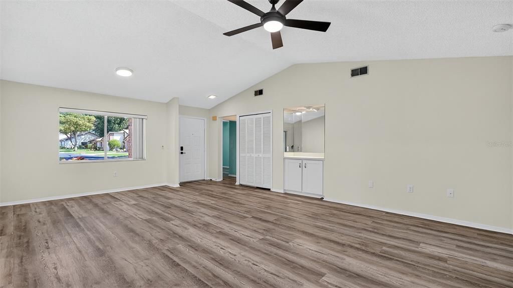 待售: $187,900 (2 贝兹, 2 浴室, 1411 平方英尺)