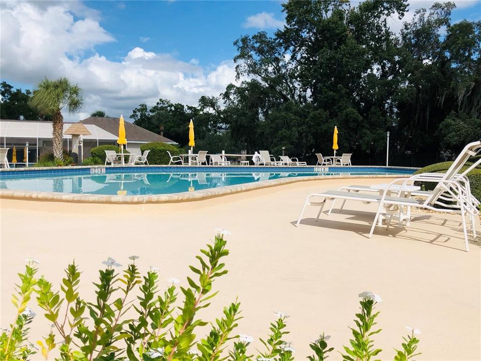 待售: $187,900 (2 贝兹, 2 浴室, 1411 平方英尺)