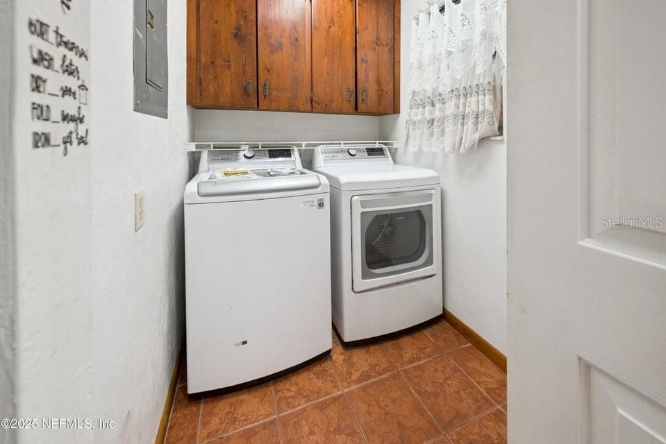 Active With Contract: $525,000 (3 beds, 2 baths, 2167 Square Feet)