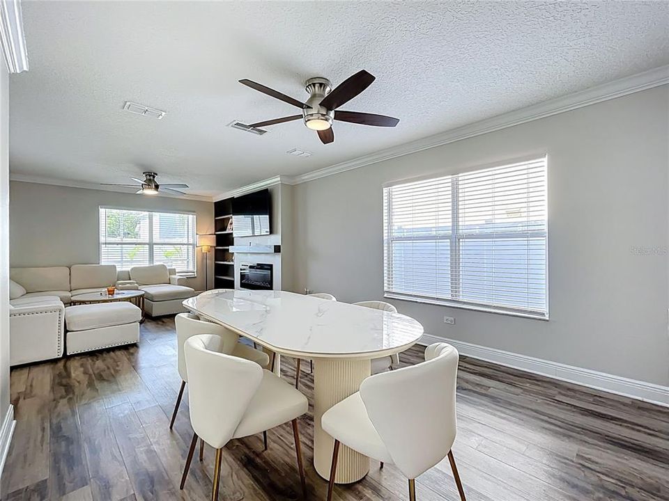 Под контрактом: $465,000 (3 спален, 2 ванн, 1828 Квадратных фут)