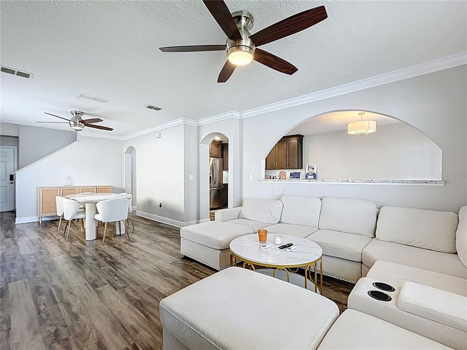 Под контрактом: $465,000 (3 спален, 2 ванн, 1828 Квадратных фут)