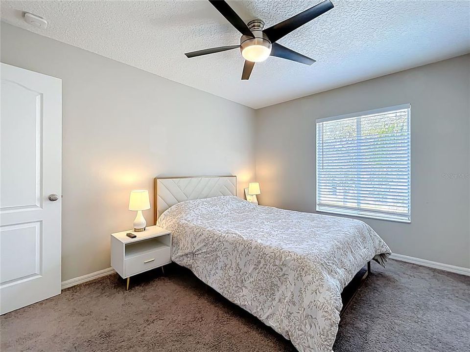 Под контрактом: $465,000 (3 спален, 2 ванн, 1828 Квадратных фут)