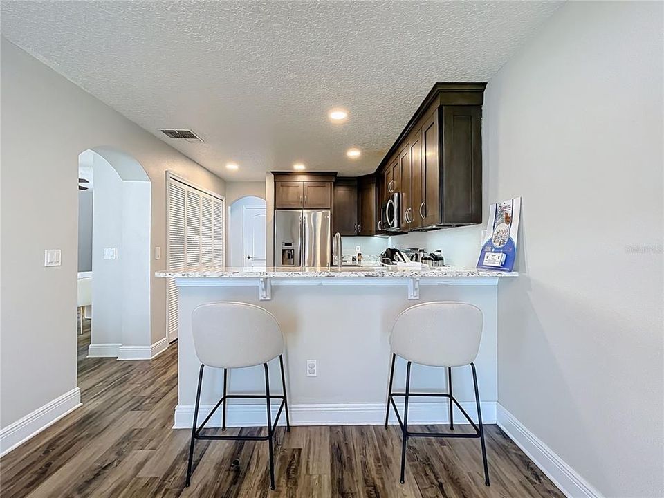 Под контрактом: $465,000 (3 спален, 2 ванн, 1828 Квадратных фут)