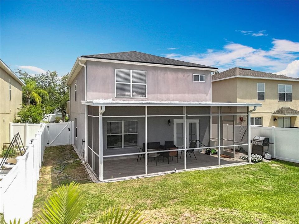 Под контрактом: $465,000 (3 спален, 2 ванн, 1828 Квадратных фут)