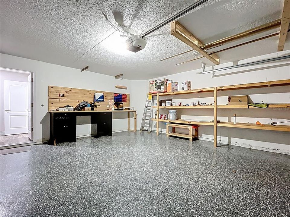 Под контрактом: $465,000 (3 спален, 2 ванн, 1828 Квадратных фут)