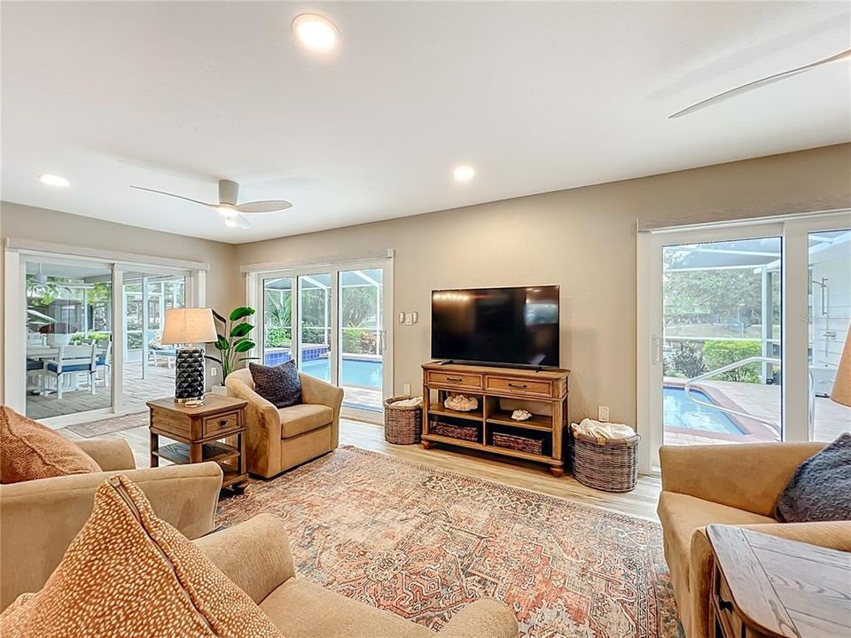 待售: $895,000 (4 贝兹, 3 浴室, 2902 平方英尺)