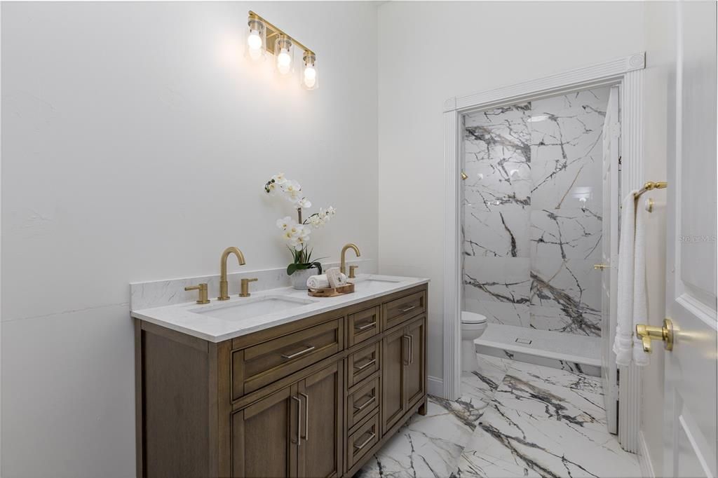 待售: $1,199,000 (5 贝兹, 4 浴室, 4427 平方英尺)