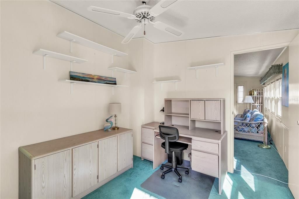 For Sale: $168,000 (2 beds, 1 baths, 726 Square Feet)