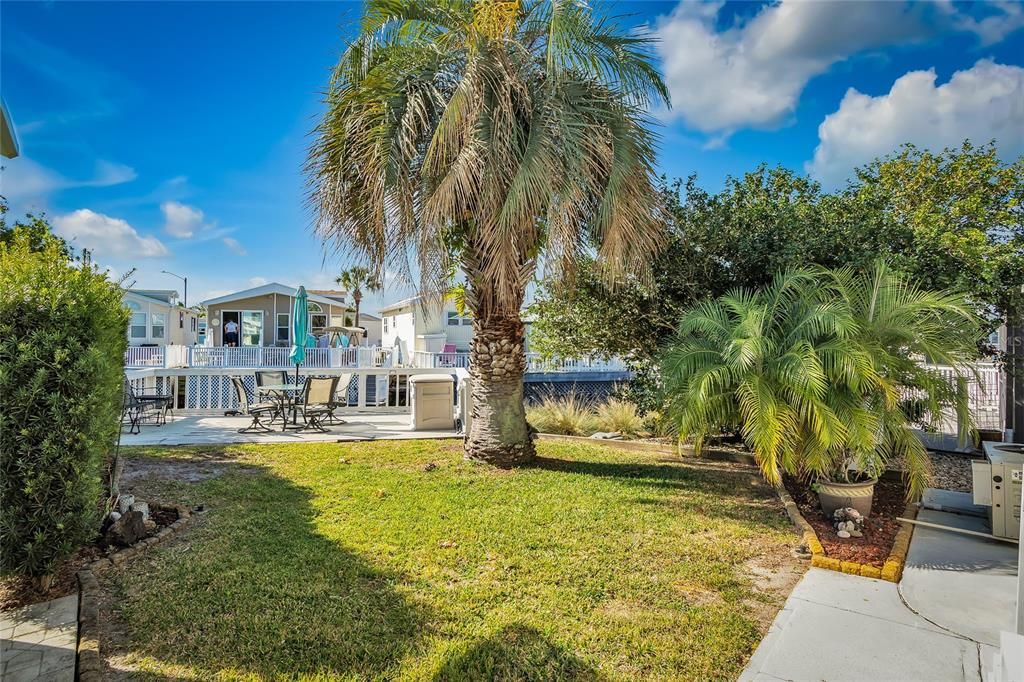 For Sale: $168,000 (2 beds, 1 baths, 726 Square Feet)