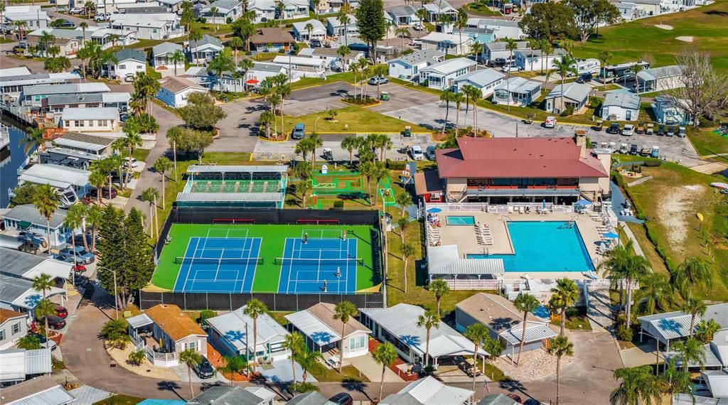 For Sale: $168,000 (2 beds, 1 baths, 726 Square Feet)