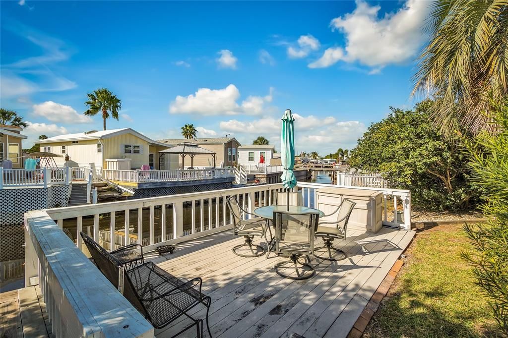 For Sale: $168,000 (2 beds, 1 baths, 726 Square Feet)