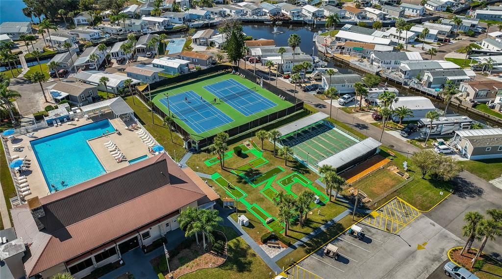 For Sale: $168,000 (2 beds, 1 baths, 726 Square Feet)