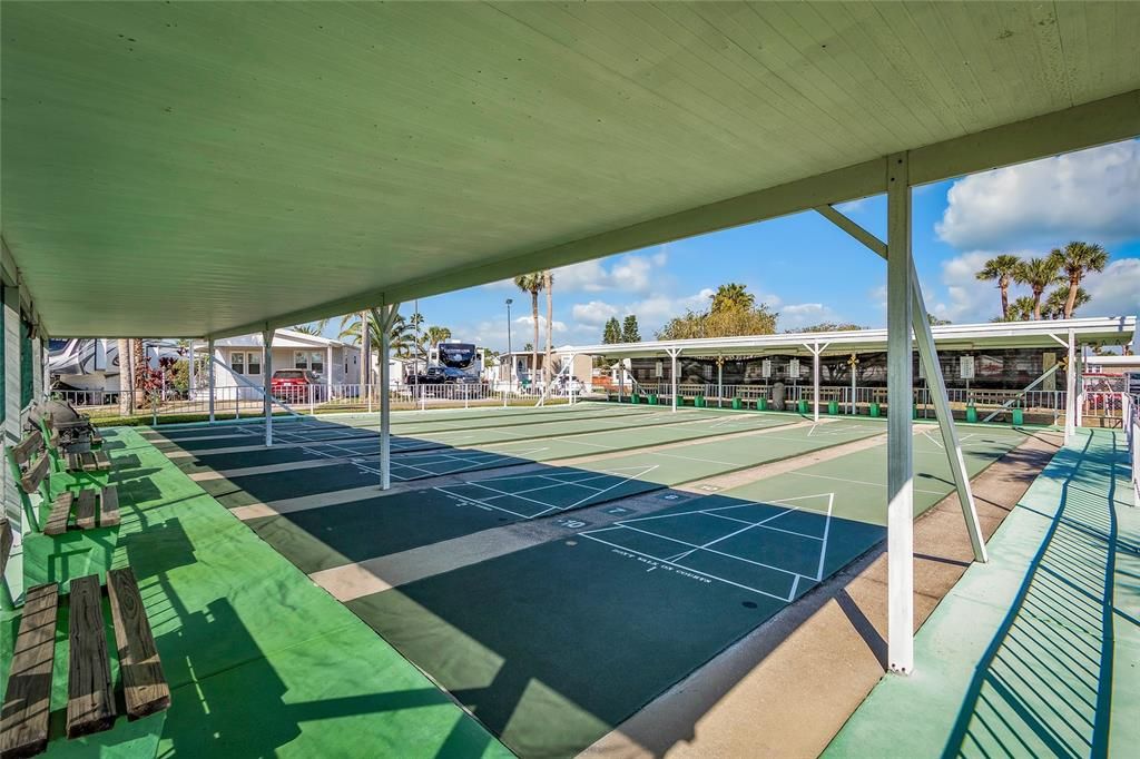 For Sale: $168,000 (2 beds, 1 baths, 726 Square Feet)