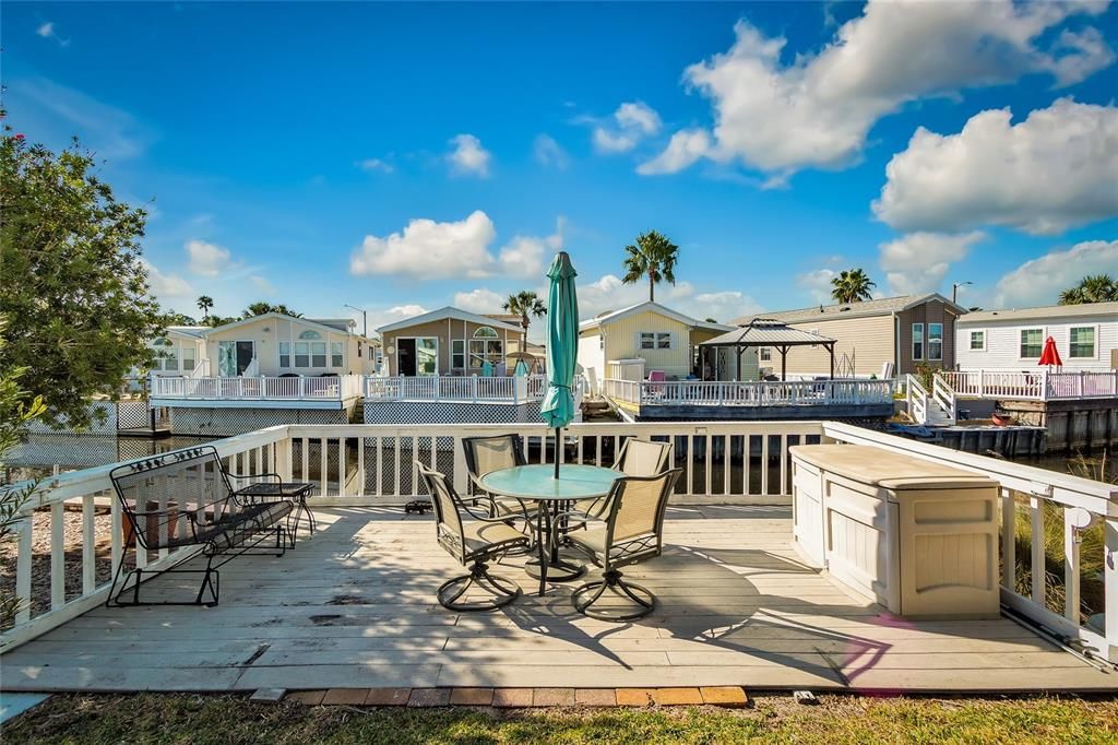 For Sale: $168,000 (2 beds, 1 baths, 726 Square Feet)