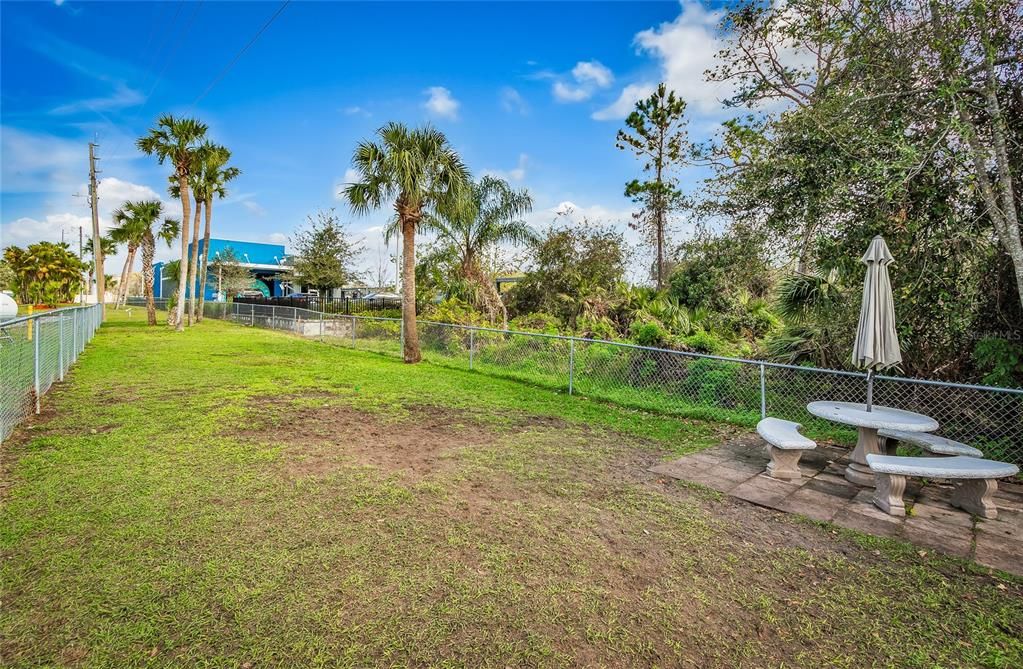 For Sale: $168,000 (2 beds, 1 baths, 726 Square Feet)