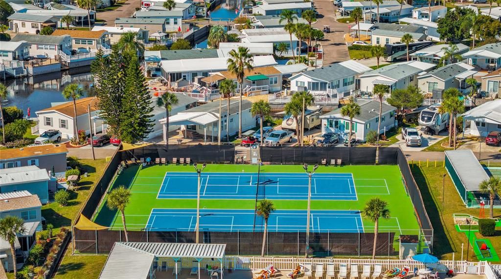 For Sale: $168,000 (2 beds, 1 baths, 726 Square Feet)