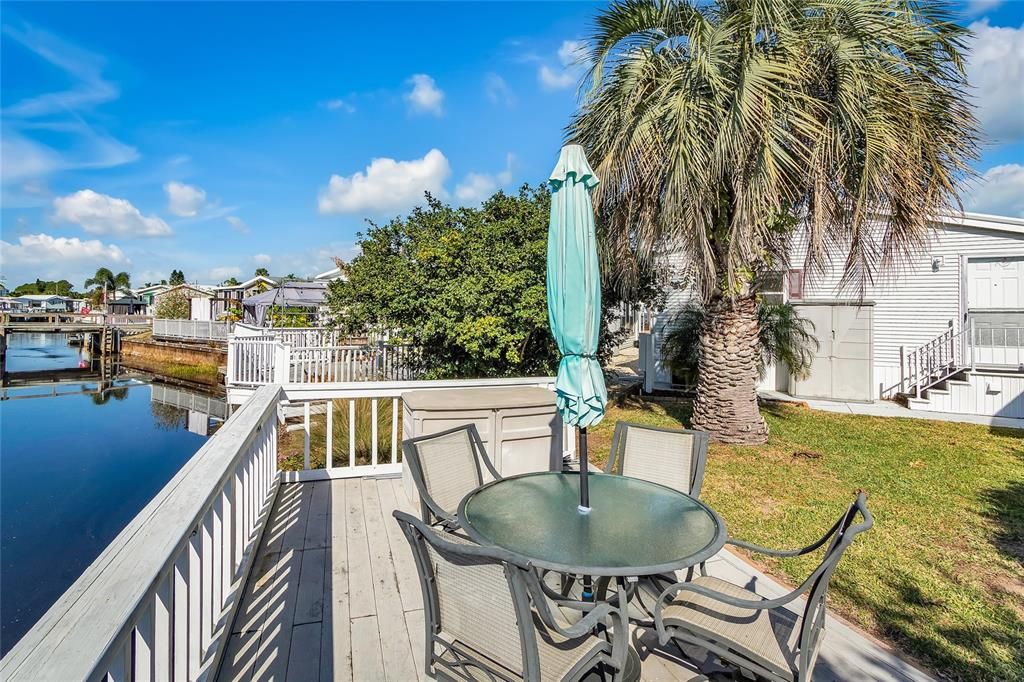 For Sale: $168,000 (2 beds, 1 baths, 726 Square Feet)