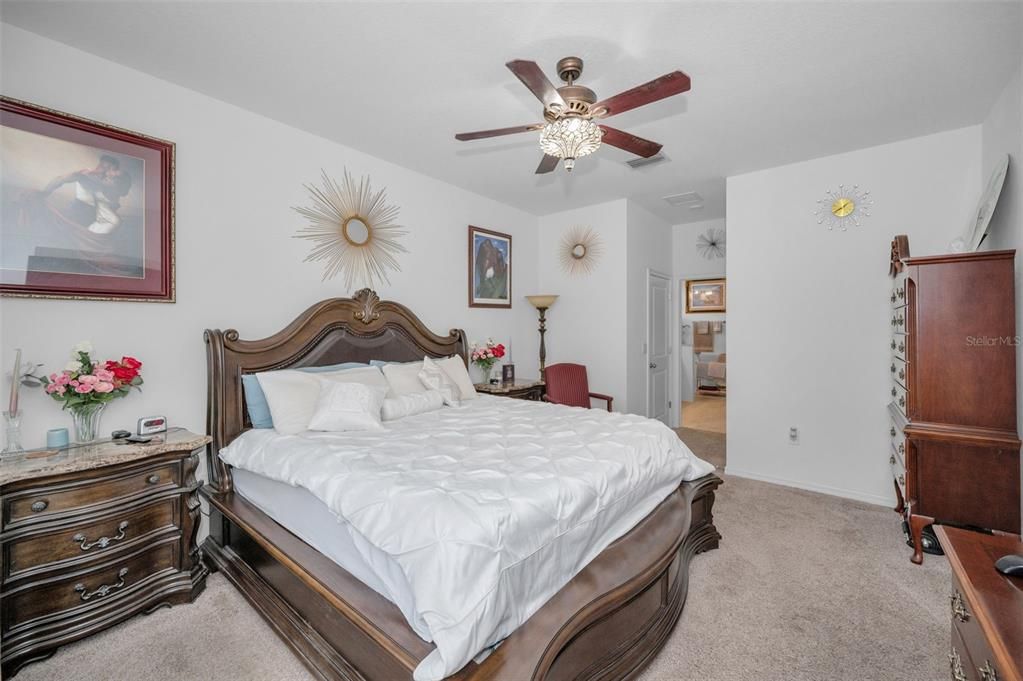 待售: $370,000 (4 贝兹, 2 浴室, 1968 平方英尺)