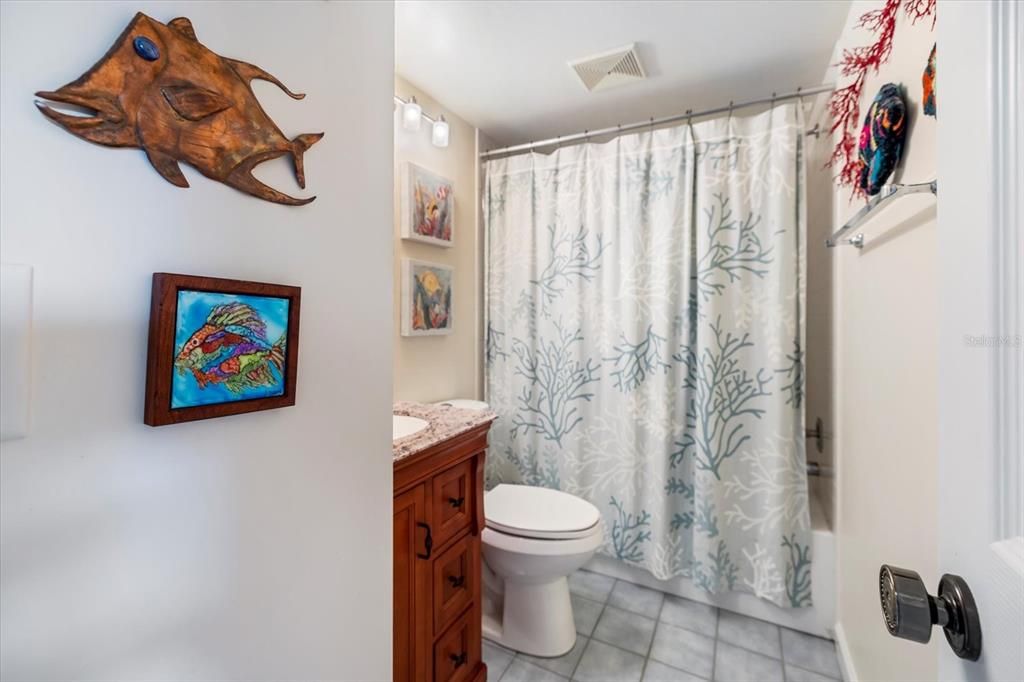 待售: $199,000 (2 贝兹, 2 浴室, 1092 平方英尺)