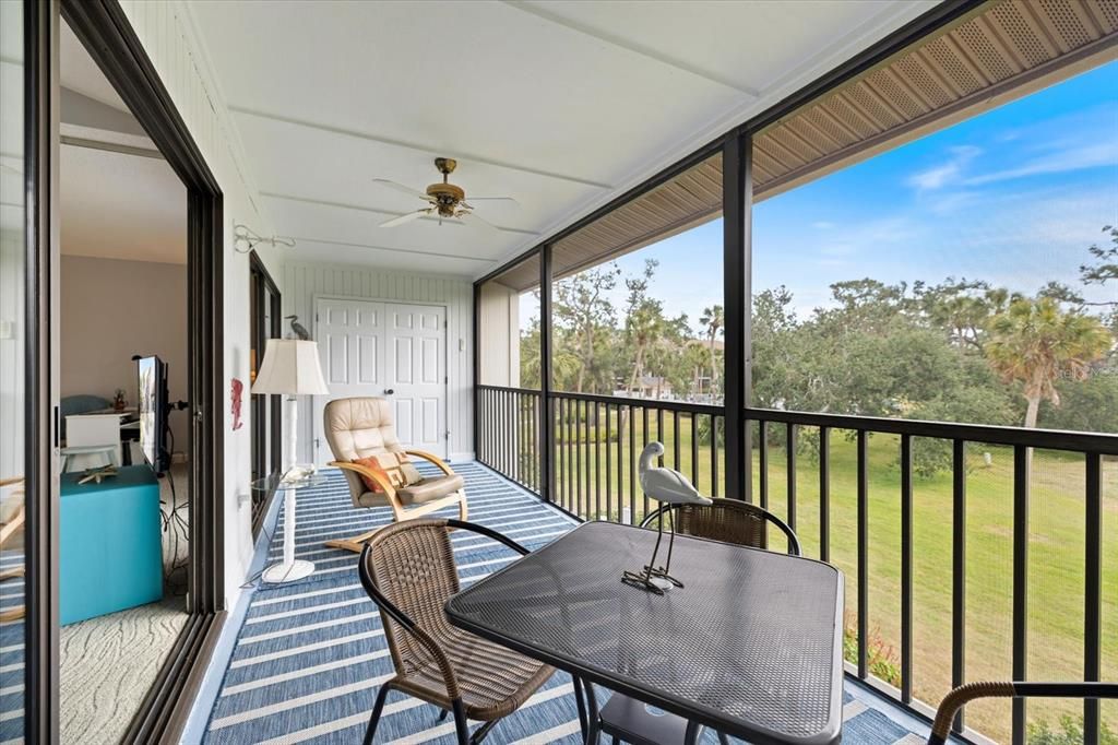 待售: $199,000 (2 贝兹, 2 浴室, 1092 平方英尺)